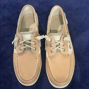 SPERRY SHOES NWT SZ 6